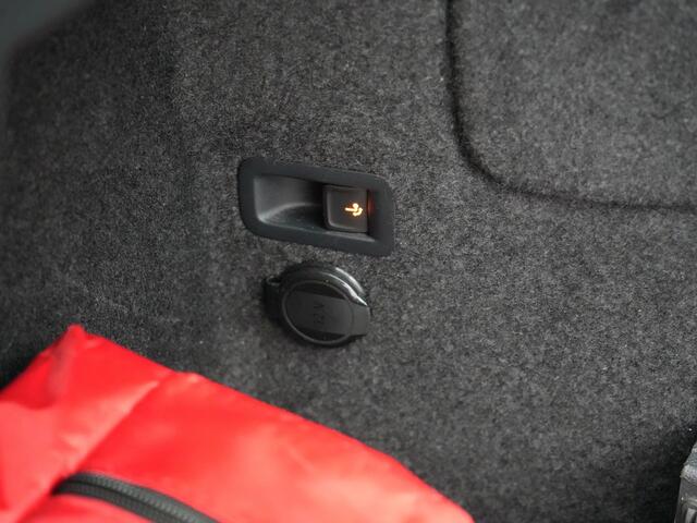 Seat Tarraco 1.4 TSI e-Hybrid Xcellence Plug In Hybrid 245pk Dealer O.H PHEV | Trekhaak Af Fabriek | Panodak | Adaptive Cruise | 360 Camera | Lederen Sportstoelen Memory & Verwarmd | Apple Carplay | Virtual | Stuur Verwarmd | Blis | Navigatie | DAB | 20"L.M |