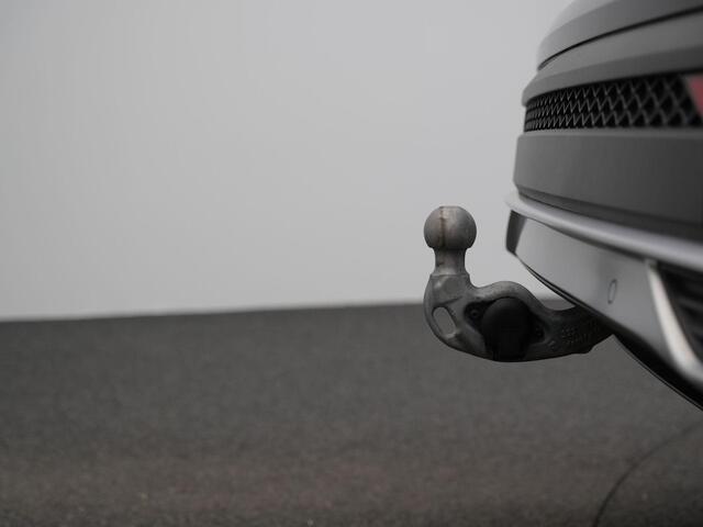 Seat Tarraco 1.4 TSI e-Hybrid 245 pk DSG PHEV Xcellence | Panoramadak | Trekhaak | Adaptief onderstel | Rondomzicht camera | Stuur-/achterbankverwarming