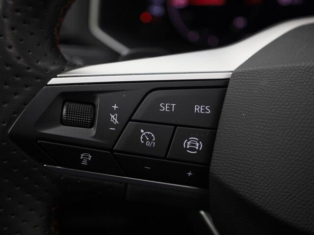 Seat Tarraco 1.4TSIe-Hybrid 180kW/245PK PHEV FR DSG · Panoramadak · Trekhaak · Camera · Apple/Android Car Play · Stoelverwarming · Elektrische stoelverstelling ·