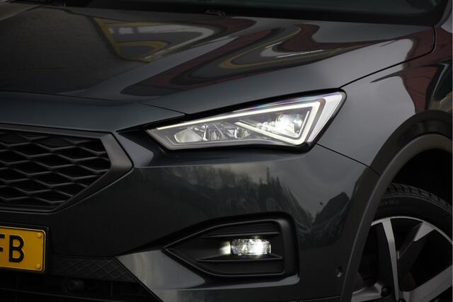 Seat Tarraco 1.5 TSI 150PK! FR Business Intense BJ2022 Lmv 20" | Led V+A | Pdc | Navi | Keyless entry | Elek. trekhaak/achterklep | 360° Camera | App-Connect | Dashboard verlichting | Virtual cockpit | Sportstoelen | Verwarmde voorstoelen/achterbank | Zwarte hemel