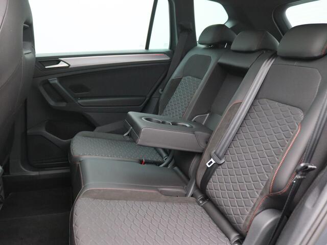 Seat Tarraco 1.4 TSI e-Hybrid PHEV FR Business int. 245PK DSG Pano-Schuifdak, Trekhaak, 19" LM Velgen, Keyless, Voorstoelen en achterbank verwarmd, Side Assist, Elektr. Achterklep