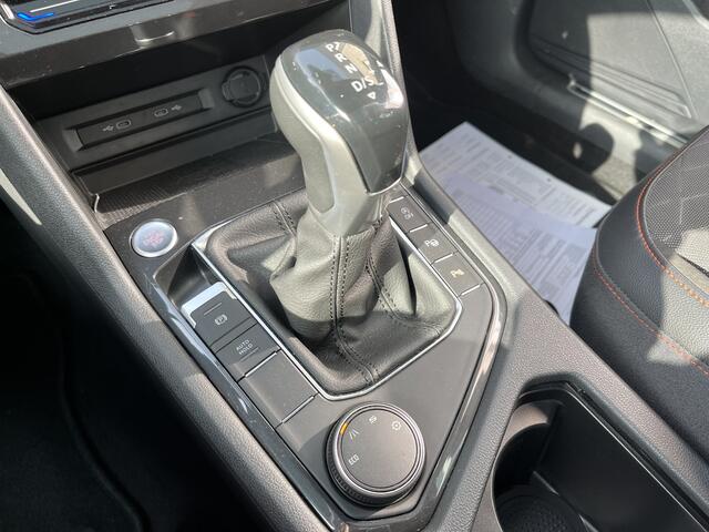 Seat Tarraco 1.5 TSI FR / AUTOMAAT/ PANO/ TREKHAAK/ MEMORYSEAT/ STUUR+STOELVERWARM.V+A/ PARK.SENSOR.V+A/ CAMERA/ ELEK.ACHTERKLEP/ DODEHOEK/ DCC/ FULL LINK/ ACC/ KEYLESS/ BEATS AUDIO/ DAB/ NAVI/ CLIMA/ LED/ 20'' LMV