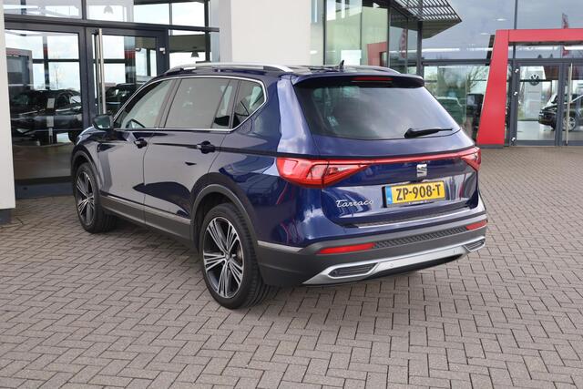 Seat Tarraco 1.5 TSI Xcellence 7p. 7 zits panoramadak wegklapbare trekhaak 20" LMV camera chrome dakrailing multifunctioneel lederen stuurwiel stoelverwarming keyless go & entry privacy glas spiegels elektrich inklapbaar virtual cockpit navigatie ACC adaptieve cruise