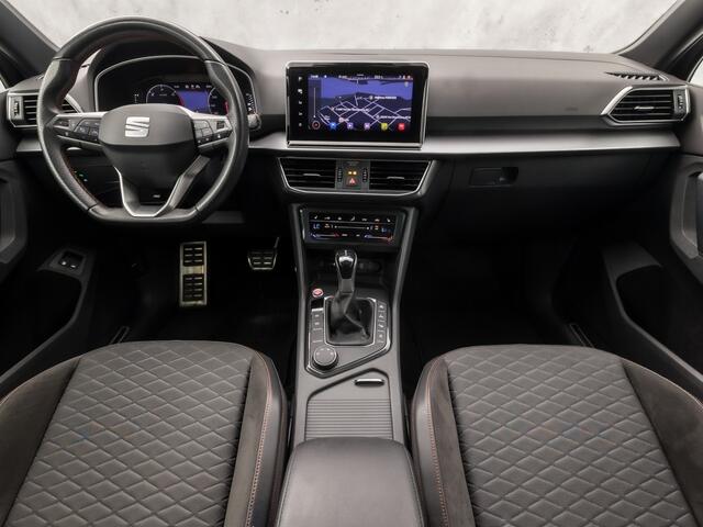 Seat Tarraco 1.4 TSI e-Hybrid PHEV FR Intense Sport 245Pk Automaat (PANORAMADAK, APPLE CARPLAY, MEMORY SEAT, 360 CAMERA, STOELVERWARMING ACHTERIN, KEYLESS, GETINT GLAS, STUURWIEL VERWARMD, NIEUWSTAAT)