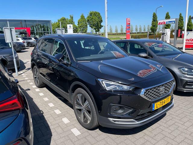 Seat Tarraco 1.5 TSI Xcellence Business Intense 150PK / 110kW, NL auto, 1e eigenaar dealeronderhouden en door ons nieuw geleverd, interieur voorverwarmingsinstallatie (standkachel), wegklapbare trekhaak, 19" LMV, verwarmbare voorstoelen, verwarmbare achterbank, verwarmbaar multifunctioneel lederen stuurwiel, elektrische achterklep, LED verlichting, achteruitrijcamera (Rear View), dodehoekdetectie (Side Assist), navigatie pro, rondomzichtcamera (Area View), digital cockpit, 3-zone climatronic, elektrisch verstel-, verwarm- en inklapbare buitenspiegels etc.