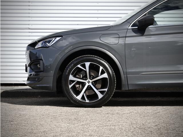 Seat Tarraco | FR e-Hybrid | SOH 96% | Adaptive Cruise | Trekhaak | Stoelverwarming | 360 | Carplay |