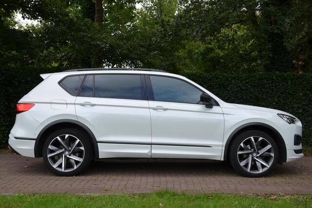Seat Tarraco 1.5 TSI FR Business Intense Automaat/Navi/Pdc/Ecc/Panoramadak/Stoel & Stuurverwarming/Trekhaak elektrisch uitklapbaar/Virtual dashboard/ Elektrisch Stoelen met Memory functie/20-Inch Lmv/Beats Pack