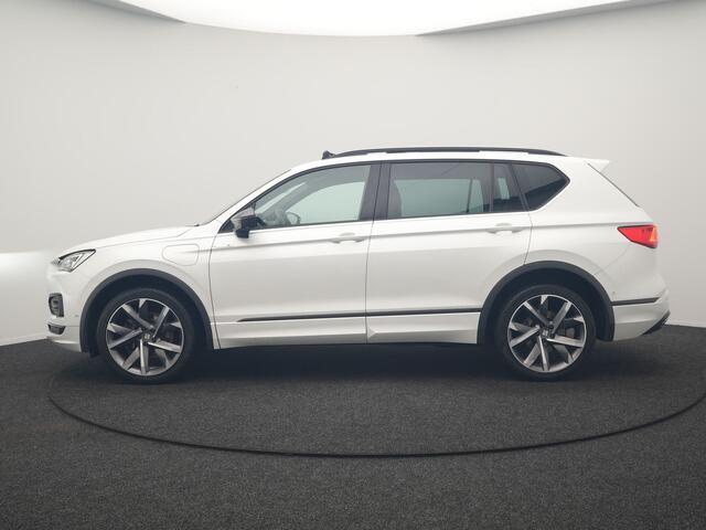 Seat Tarraco 1.4 TSI e-Hybrid PHEV FR Business Intense 245pk Dealer O.H | Trekhaak Af Fabriek | Panodak | Adaptive Cruise | 360 Camera | Sportstoelen Memory & Verwarmd | Keyless | Blis | Stuur Verwarmd | Apple Carplay | Sfeerverlichting | Navigatie | DAB | 20"L.M | Plug In Hybrid