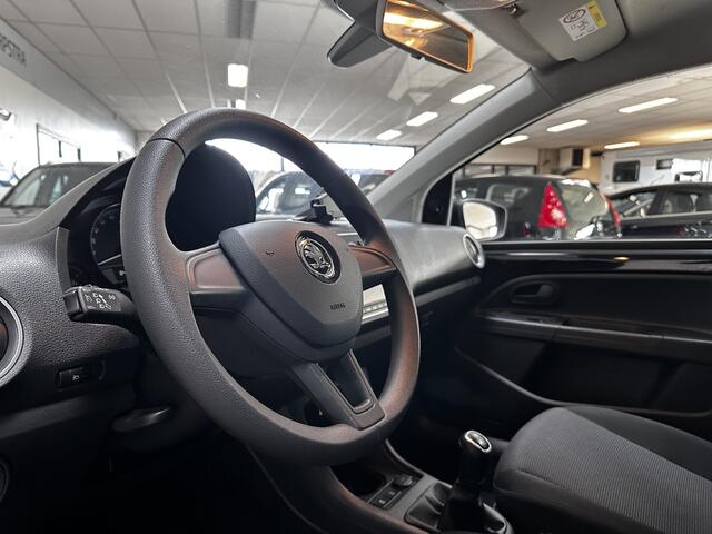 Skoda CITIGO 1.0 Greentech Ambition/ DEALER ONDERHOUDEN!/ MAPS + MORE/ 5-Drs/ Airco/ CRUISE!/ Elek. pakket/ Isofix/ Bluetooth/ LED Dagrijverl./ Getint Glas/ Metallic lak.