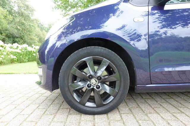 Skoda CITIGO 1.0 Greentech Style | Panorama dak | Cruise Control | Airco | PDC | Bluetooth |