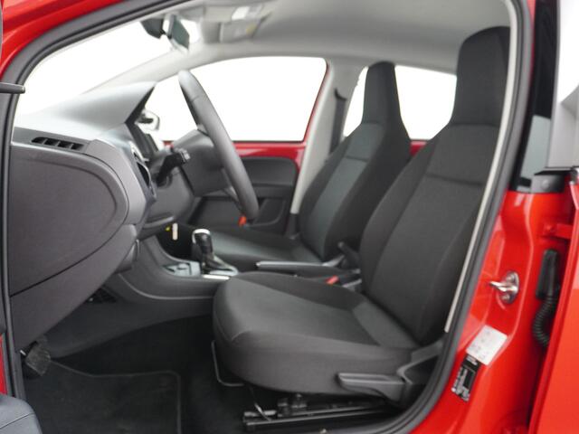 Skoda E-Citigo e-iV EV 36kWh Climate Control Cruise Control Bluetooth Verkeersborddetectie Led Esp Smartphone integratie Rijstrooksensor Verkeersbord detectie Ambition Grote Accu! Garantie op de accu tot 27-02-2028/160.000km. 1.235kg licht!