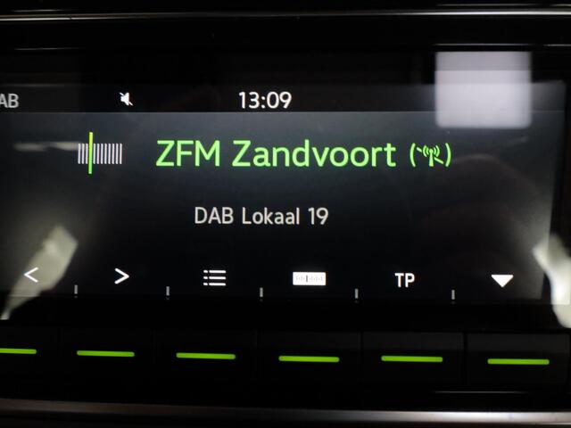 Skoda E-Citigo e-iV EV Ambition 83 pk | Navigatie via App | Autom. airco | Parkeersensoren achter | Stoelverwarming |