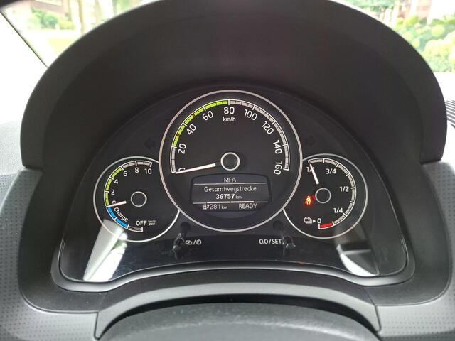 Skoda E-Citigo e-iV EV Ambition Comfort / Parkeersensoren / Stoelverwarming / Clima / Bluetooth / DAB trans