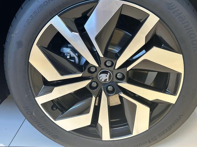 Skoda Elroq Sportline Elektromotor 150 kW / 204 PK SUV Elektri | 19'' lichtmetalen Velgen | Black Magic | 1500,- inruilvoordeel!!
