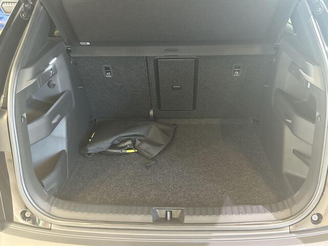 Skoda Elroq Sportline Elektromotor 150 kW / 204 PK SUV Elektri | 19'' lichtmetalen Velgen | Black Magic | 1500,- inruilvoordeel!!
