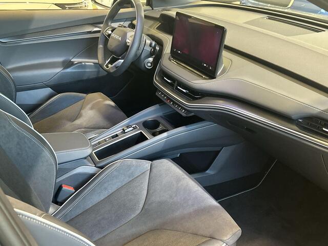 Skoda Elroq Sportline Elektromotor 150 kW / 204 PK SUV Elektri | 19'' lichtmetalen Velgen | Black Magic | 1500,- inruilvoordeel!!