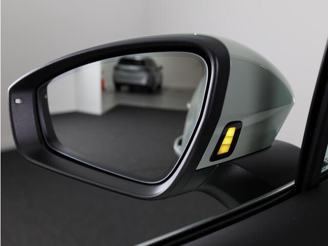 Skoda Elroq 85 Business Edition Tour 286 pk | Business Upgrade Pakket - CLEVER | Wegklapbare trekhaak | Bagage scheidingsnet