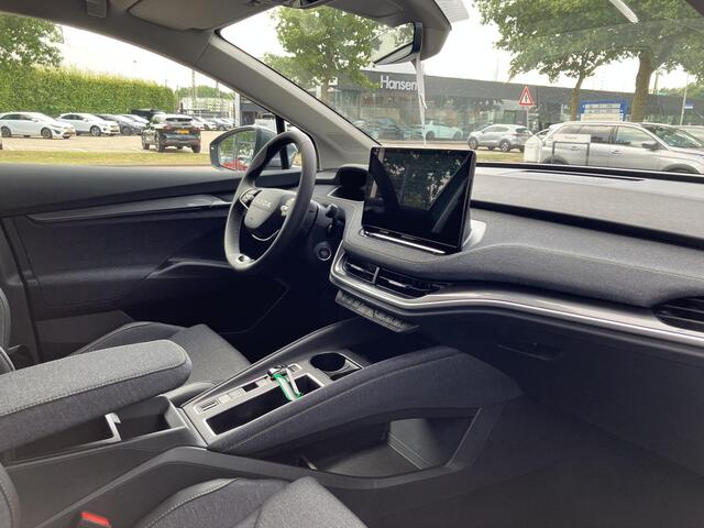 Skoda Elroq 85 Business Edition Tour 286 PK | Trekhaak | Business Upgrade Clever | 19" lichtmetalen velgen | Navigatie | ¤ 2.950 Tourvoordeel |