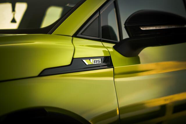 Skoda Elroq 85X RS 250kW/340 PK 4x4 Elektrische aandrijving | Business upgrade pakket - advanced | 21" inch velgen Vision | Trekhaak wegklapbaar | 3000,- euro inruil premie!