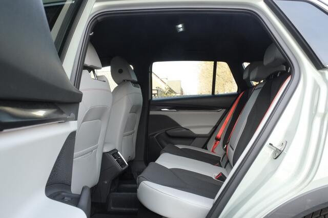 Skoda Elroq 85 Lodge Plus, Matrix LED, El achterklep