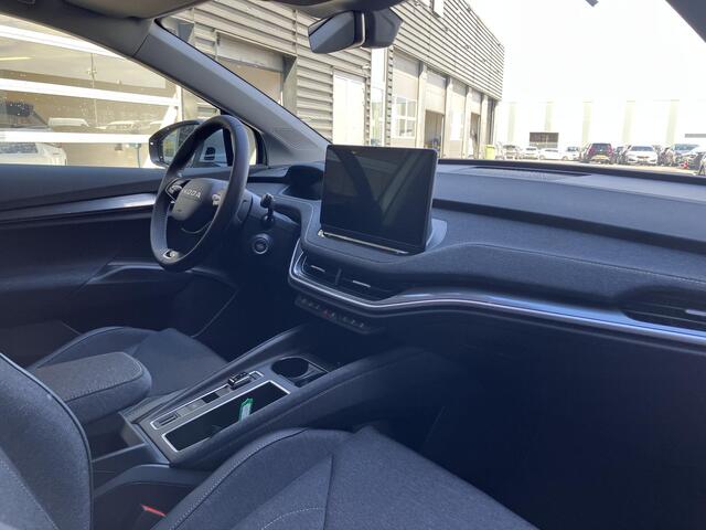 Skoda Elroq 85 Business Edition 286 PK | Trekhaak | 19" velgen | Frunk | Dodehoek sensor |