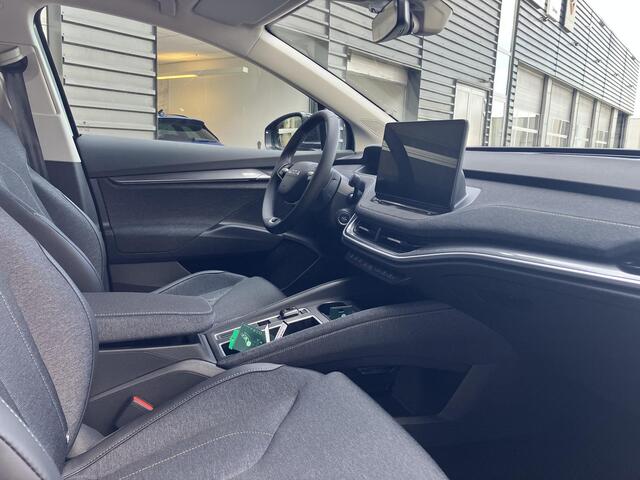 Skoda Elroq 60 Business Edition 190 PK | Trekhaak | 19" velgen | Frunk | Dodehoek sensor |