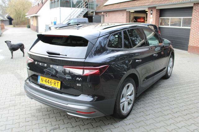 Skoda Enyaq 60 180PK 60KWh - PDC - Navi - half leer