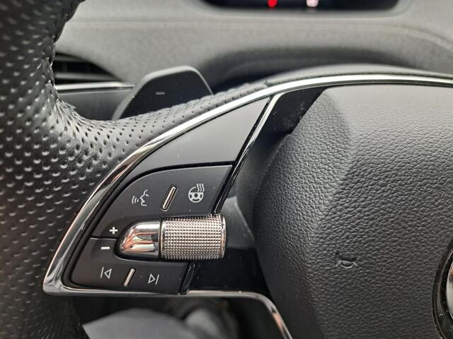 Skoda Enyaq iV 80 204 Pk 1/2 Leder Apple carplay, Trekhaak, SOH 92%