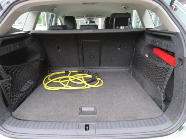 Skoda Enyaq 60 FIRST EDT. / soh 94% / Trekhaak / Stoelenstuurverw. / Camera / BOVAG garantie