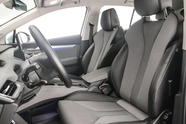 Skoda Enyaq iV 60 180pk Automaat Trekhaak, Navigatie, Adaptive cruise control, Parkeersensor achter, DAB, Radio, Airco, LED verlichting, App connect, Keyless start