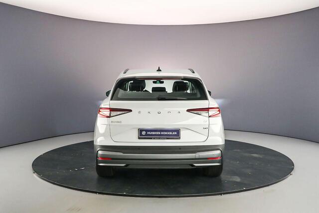 Skoda Enyaq iV 60 180pk Automaat Trekhaak, Navigatie, Adaptive cruise control, Parkeersensor achter, DAB, Radio, Airco, LED verlichting, App connect, Keyless start
