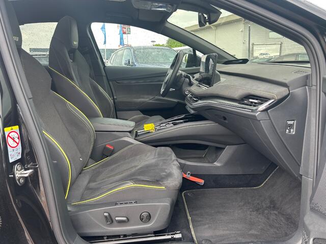 Skoda Enyaq iV Coupé 80 RS / Full option! / Trekhaak / Panoramadak / Camera / Head-up / 20'' / Keyless / Sfeerverlichting / Elektr. stoelen / Canton Audio / Stuurverwarming / Warmtepomp / DAB / ACC
