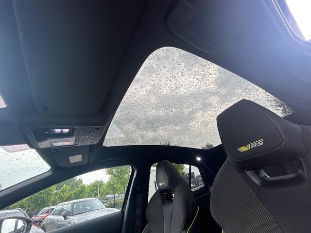 Skoda Enyaq iV Coupé 80 RS / Full option! / Trekhaak / Panoramadak / Camera / Head-up / 20'' / Keyless / Sfeerverlichting / Elektr. stoelen / Canton Audio / Stuurverwarming / Warmtepomp / DAB / ACC