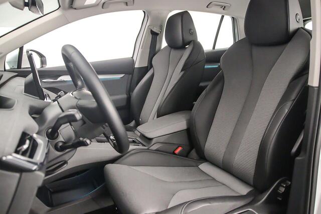 Skoda Enyaq iV 60 180pk Automaat Adaptive cruise control, Achteruitrijcamera, Navigatie, LED koplampen, Parkeersensoren, Bluetooth, DAB, Radio, App connect