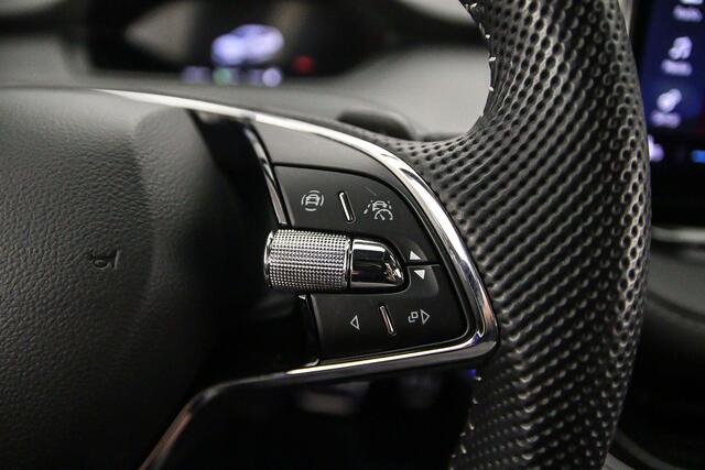 Skoda Enyaq iV 60 Sportline 180pk Automaat Adaptive cruise control, Achteruitrijcamera, Navigatie, Stoelverwarming, Stuurwiel verwarmd, Parkeersensoren, LED verlichting, App connect