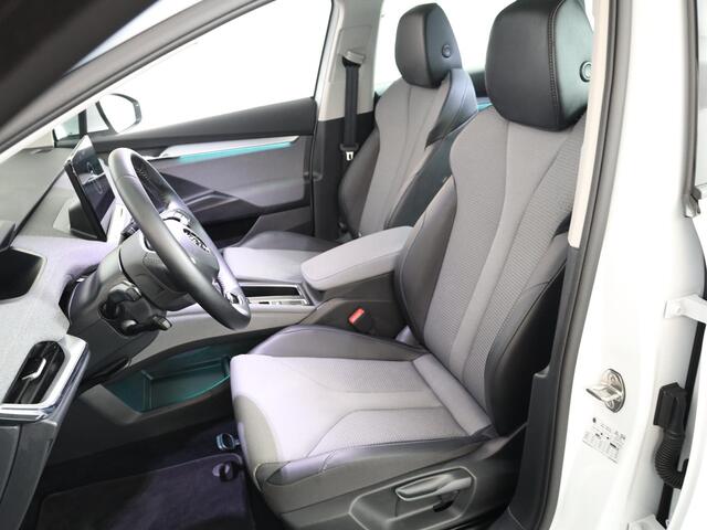 Skoda Enyaq iV 60 180PK | Navigatie | Lichtmetalen velgen | Parkeersensoren | Parkeercamera | Climatronic