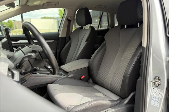 Skoda Enyaq iV 80 Limited Edition Plus - Trekhaak - Stoel/Stuurverwarming - ACC - Dodehoek - LED - Keyless - Rijklaar
