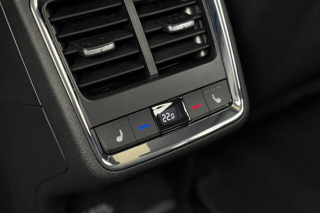 Skoda Enyaq iV 80 Limited Edition Plus - Trekhaak - Stoel/Stuurverwarming - ACC - Dodehoek - LED - Keyless - Rijklaar
