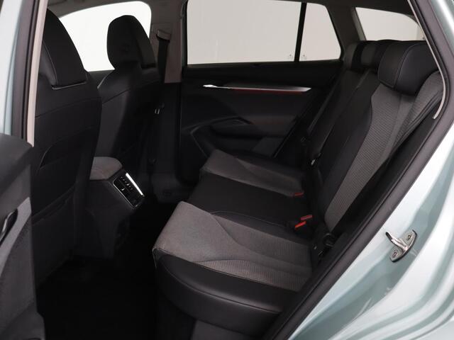 Skoda Enyaq iV 80 | Stoel & stuurverwarming | Carplay | Keyless | Navigatie | Camera | Half leder | Cruise control | Full LED | Parkeerhulp