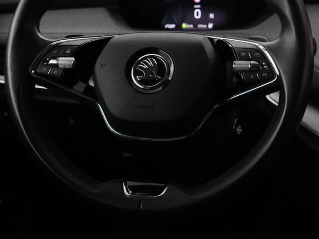 Skoda Enyaq iV 80 | Stoel & stuurverwarming | Carplay | Keyless | Navigatie | Camera | Half leder | Cruise control | Full LED | Parkeerhulp