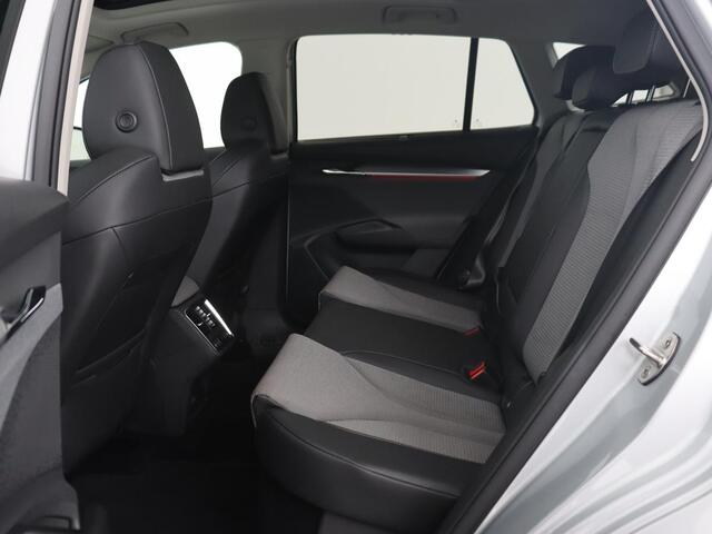 Skoda Enyaq iV 60 | Panoramadak | Stoel & achterbankverwarming | Carplay | Sportstuur | Keyless | Full LED | Navigatie | Cruise control | 21'' lichtmetalen velgen