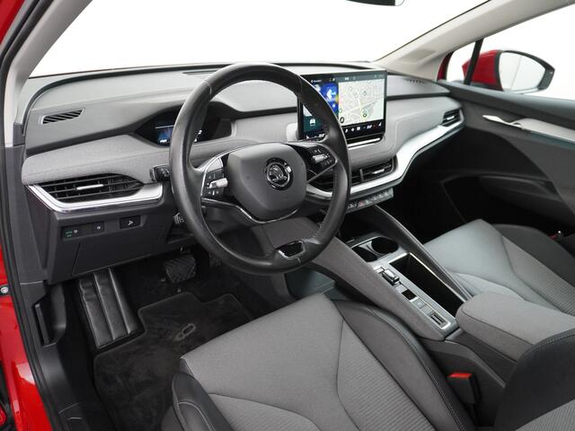 Skoda Enyaq iV 60 180pk Trekhaak Apple Carplay Android Auto Cruise Control Camera Navi Led Lmv 19" PDC 3-zone-Ecc Stoel+Bank-Verwarmd Keyless Rijstrooksensor Virtual Cockpit Bluetooth Park-assist memory Connected services 1e Eigenaar Nieuwprijs ¤48.450,- Trekgewicht 1.0