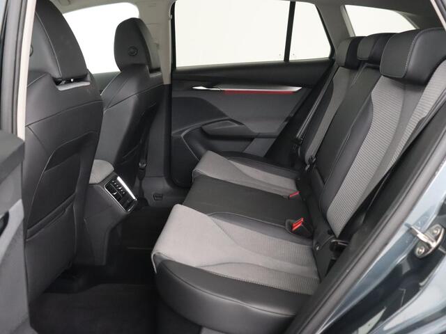 Skoda Enyaq iV 60 | Camera | Carplay | Keyless | Half leder | Navigatie | Full LED | Climate control | Cruise control | Parkeerhulp