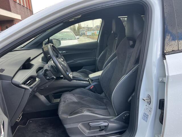 Skoda Enyaq iV 80 Sportline / Navigatie / Camera / Parkeer sensoren V+A / Stoel+stuur verwarming / Kuipstoelen /