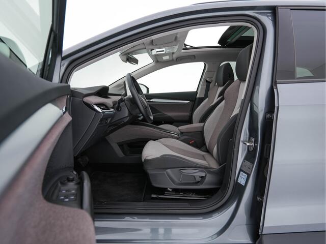 Skoda Enyaq iV 60 [ 3-Fase ] {SOH-87%} (INCL.BTW) *PANO | FULL-LED | DIGI-COCKPIT | CAMERA | KEYLESS | NAVI-FULLMAP | PRIVACY-GLASS | AMBIENT-LIGHT | ECC | PDC | CRUISE | 19''ALU | TOWBAR*