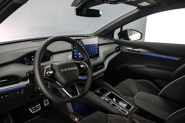 Skoda Enyaq iV Coupé 85 Sportline 286pk Automaat Trekhaak, Panoramadak, Elektrische achterklep, Adaptive cruise control, LED matrix koplampen, Achteruitrijcamera, Stuurwiel verwarmd