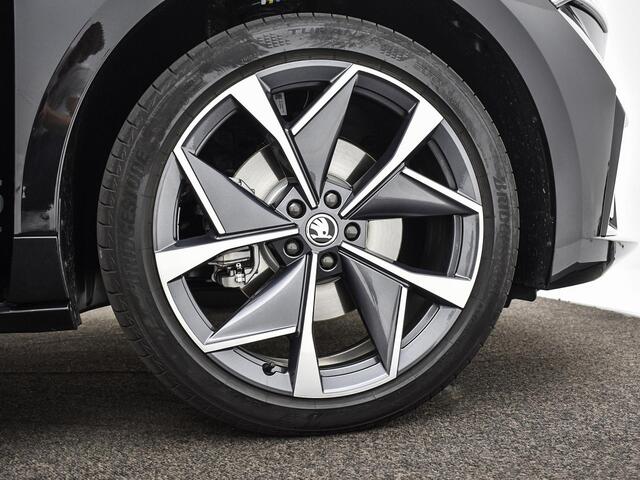 Skoda Enyaq iV Coupé 60 180pk Business Edition Plus · Apple/Android Car Play · Camera · Panoramadak · Dodehoek Detectie · Elek. Bestuudersstoel · Elek. Achterklep · 21'' Inch ·