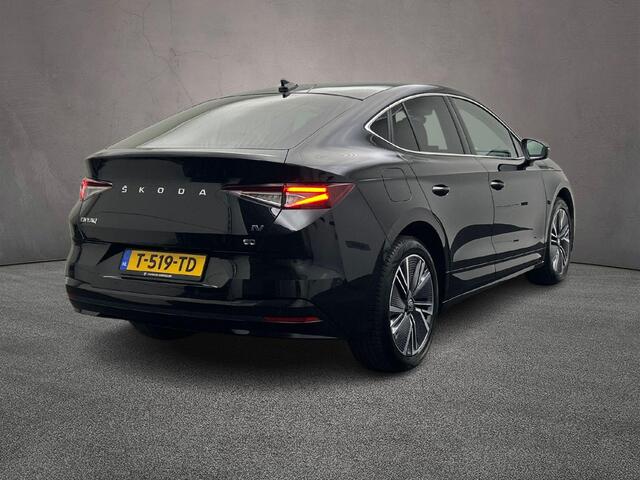 Skoda Enyaq iV Coupé 60 Business Edition Plus 180pk Automaat Panoramadak, Adaptive cruise control, Navigatie, Achteruitrijcamera, Stoelverwarming, Stuurwiel verwarmd, LED koplampen