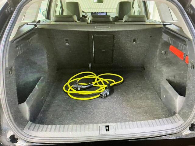 Skoda Enyaq iV BWJ 2021 180 PK 60 NIEUWE BINNEN