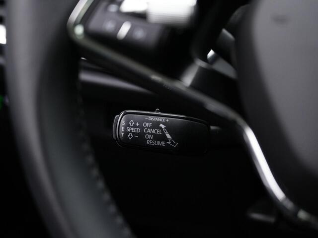 Skoda Enyaq iV 60 180 pk Selection | Achteruitrijcamera | Adaptive Cruise | Navigatie | Leder/stof | Carplay